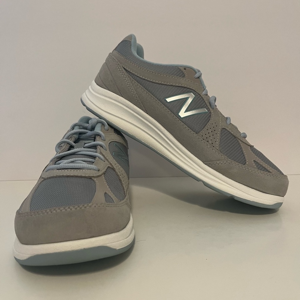 New Balance Shoes Womens Sz 9.5 D Grey Suede Leather Walking Sneakers